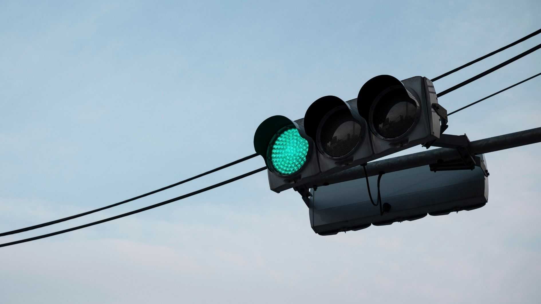 Lampu Merah Terlama di Indonesia, Kenapa Durasinya Berbeda-beda ya?